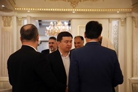 نشست تجاری شرکتهای قزاقستانی با اعضاء اتحادیه واردکنندگان نهاده های دام و طیور ایران
